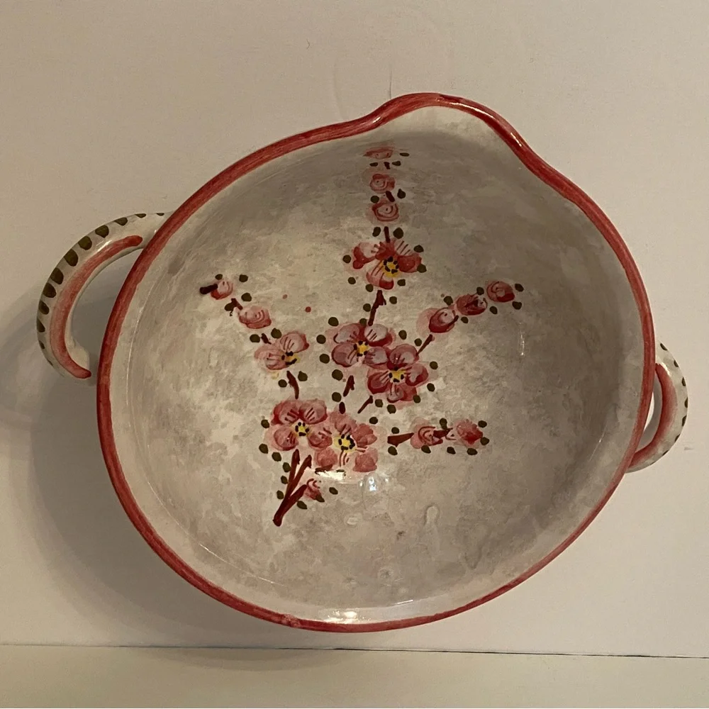 DERUTA ITALY VINTAGE HAND PAINTED POTTERY BOWL PINK FLORAL HANDLES SPOUT HOME